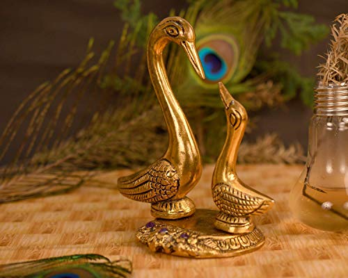 CraftVatika Pair of Kissing Duck Decorative Showpiece Metal Swan Set Statue for Home Table Office Desk Decoration-Gift for him her Couple Anniversary Birthday Valentine, 5x4.5x3 in, Gold (1) swan